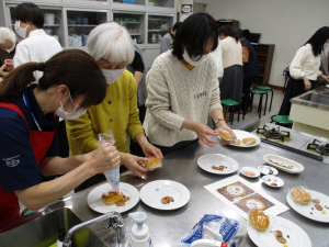シュークリーム製作風景