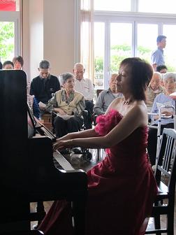 23.6piano1.JPG